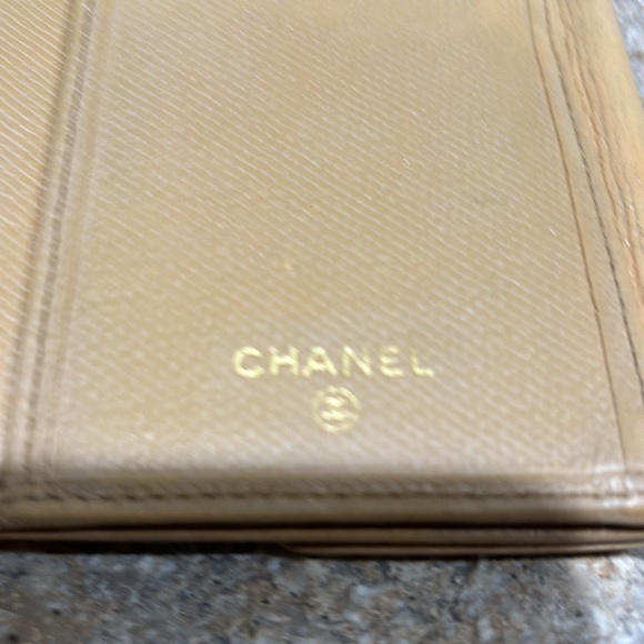 Chanel Long Wallet in a dark vanilla color - Picture 11 of 13